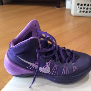Womens”s Nike Hyperdunk basketball sneakers